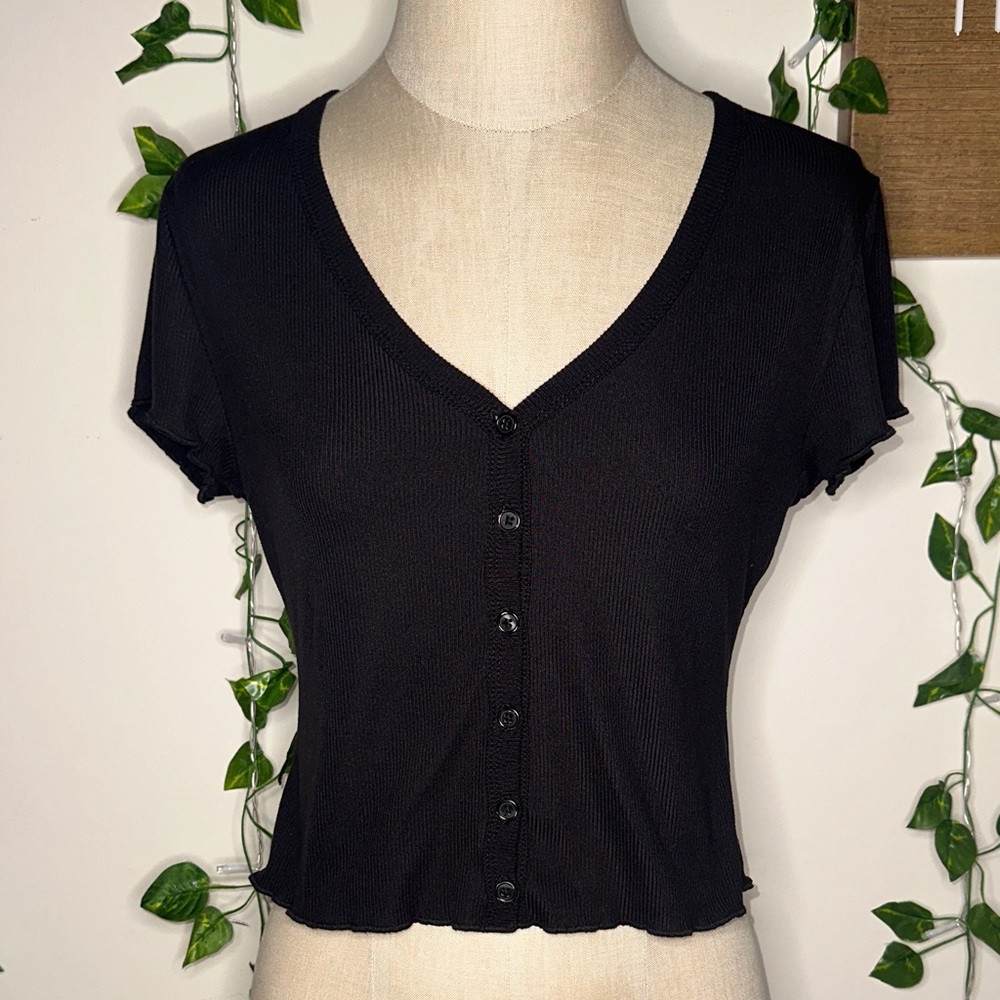 Rue 21 Black Scalloped Trim Button Down Short Sleeve Shirt